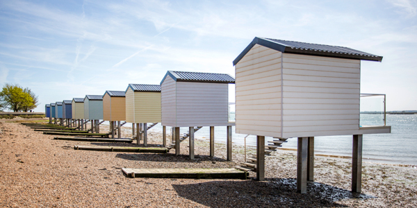 Cabines de plage à Maldon, Royaume-Uni